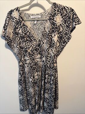 BCBGeneration Black & Cream Patterned V-Neck Dress